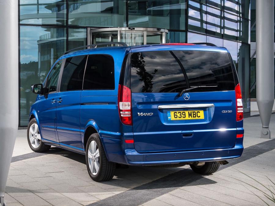  Mercedes-Benz Viano 2010 года  (UK) (фото 12 из 18)